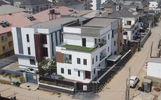 Detached Duplex 5 Bedrooms