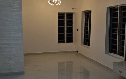 Fully Detached 5 Bedroom