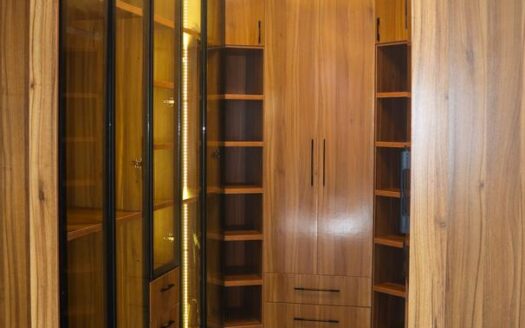 Detached Duplex 5 Bedrooms