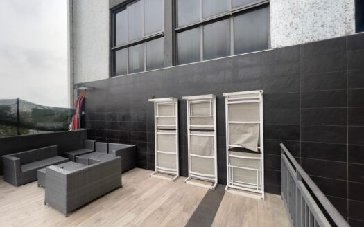 Unfurnished 4bed on the 10th floor